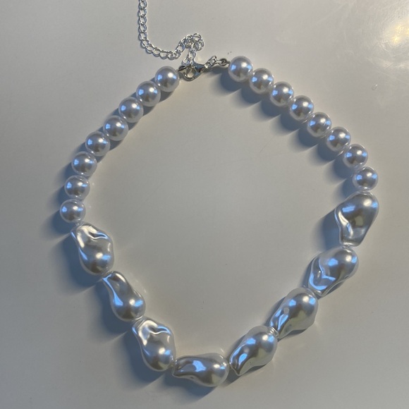 🌟 Baroque Pearl Necklace - Picture 3 of 3